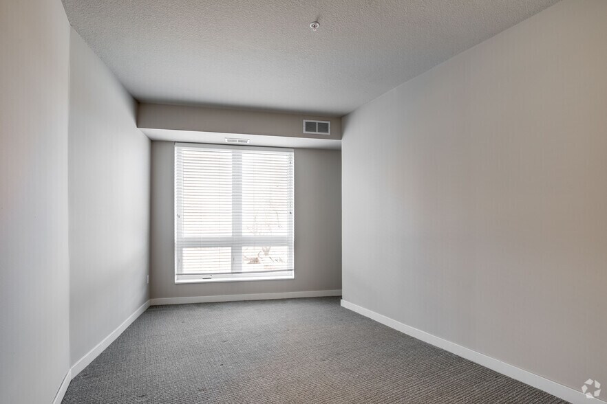 More Photos Of 10 2nd St SE, Minneapolis Apartments For Lease