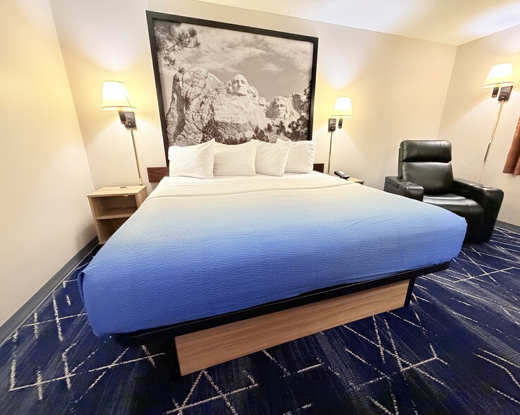 More Photos Of 800 Mammoth St, Hot Springs Hotel For Sale
