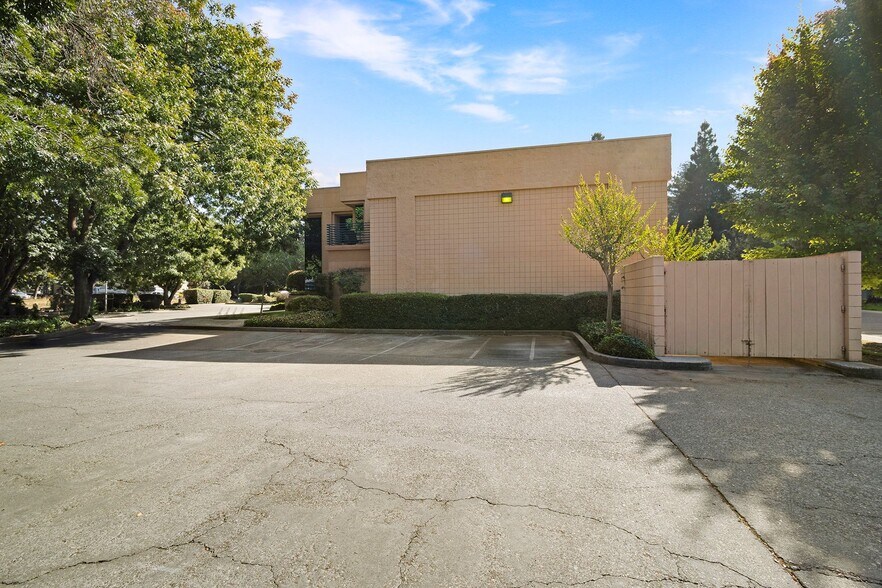 More Photos Of 500 W East Ave, Chico Office For Sale