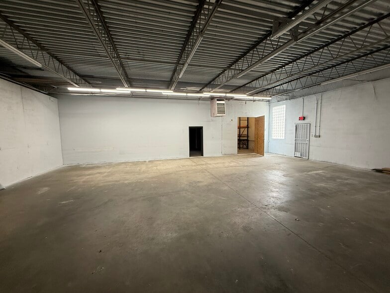 More Photos Of 601 N Verity Pky, Middletown General Retail For Sale