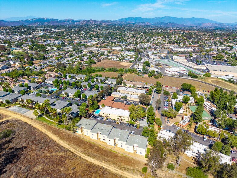 More Photos Of 725 Alturas Ln, Fallbrook Apartments For Sale
