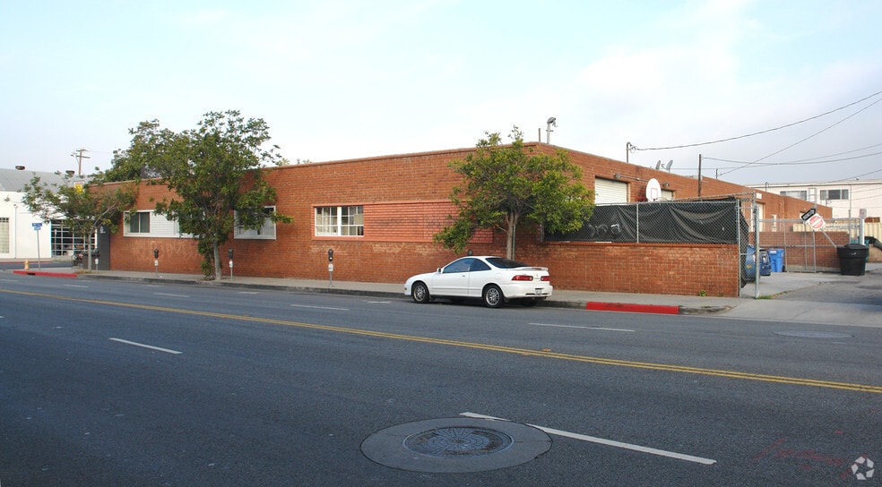 Primary Photo Of 1001 Colorado Ave, Santa Monica Flex For Lease