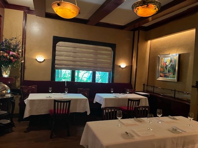 More Photos Of 222 E Ontario St, Chicago Restaurant For Sale