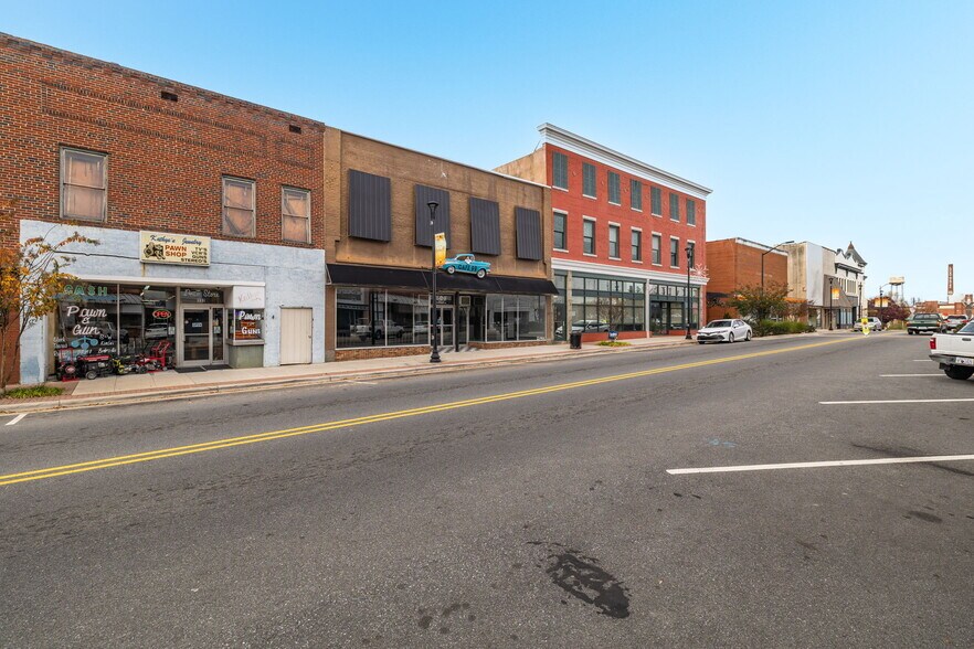 More Photos Of 128 S Scales St, Reidsville Storefront Retail Office For Sale