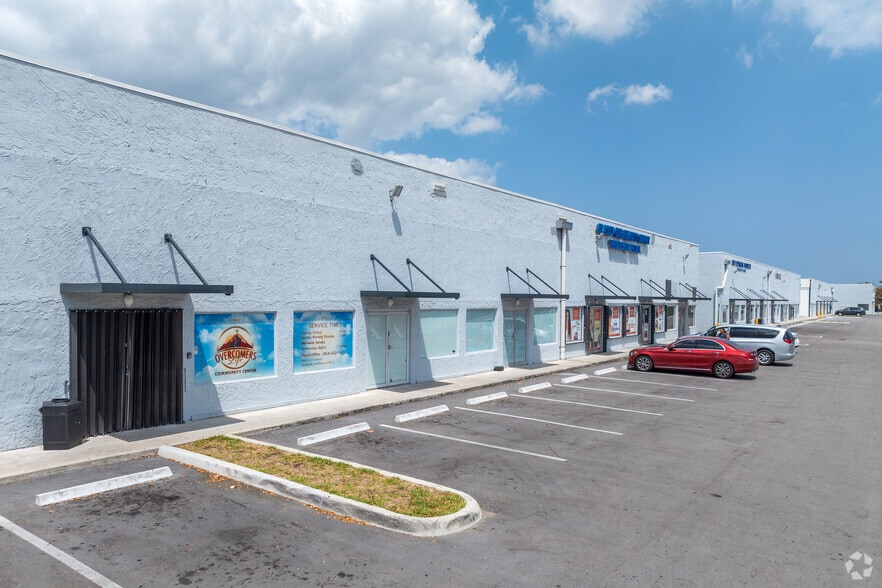 Primary Photo Of 3927-3999 NW 19th St, Lauderdale Lakes Unknown For Lease