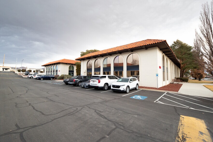 More Photos Of 1100-1150 E William St, Carson City Office For Sale