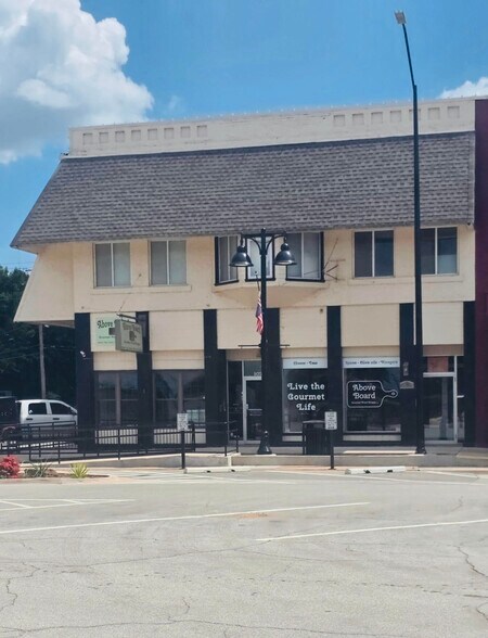 Primary Photo Of 102-104 E Main St, Purcell Storefront Retail Office For Lease