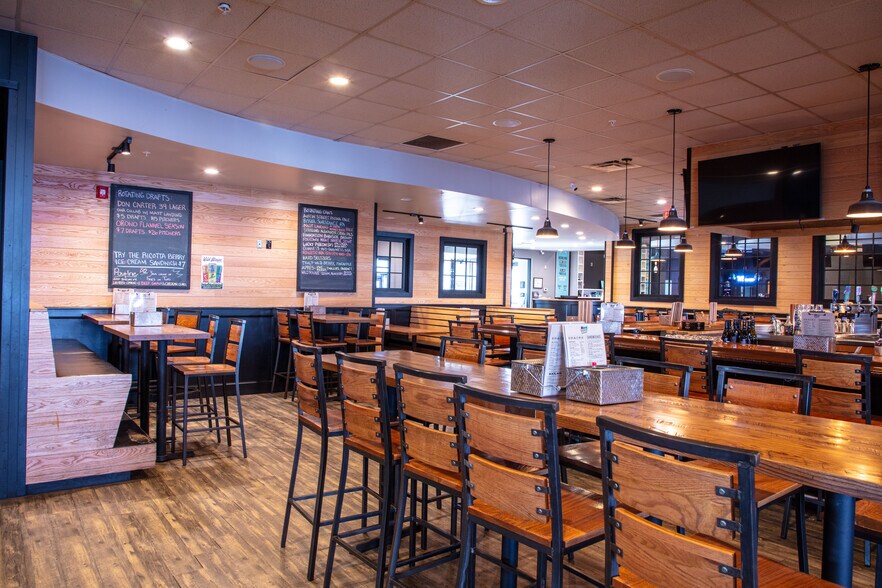 More Photos Of 725 Broadway, South Portland Restaurant For Sale
