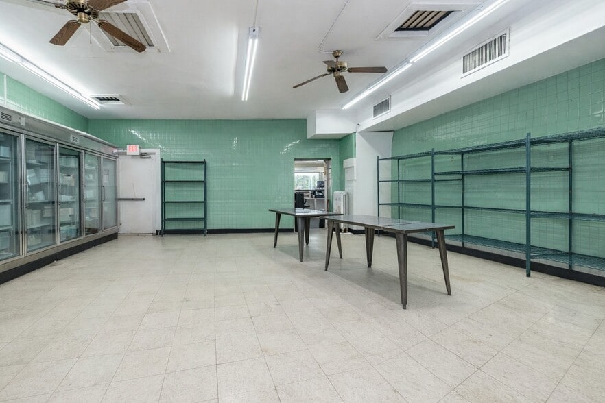 More Photos Of 203 W State St, Doylestown General Retail For Sale