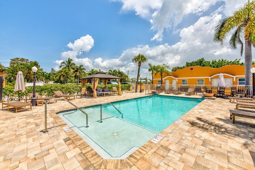 More Photos Of 600 68th Ave, Saint Pete Beach Hotel For Sale