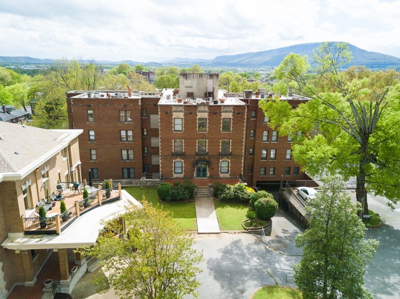 More Photos Of 870 Vine St, Chattanooga Apartments For Lease