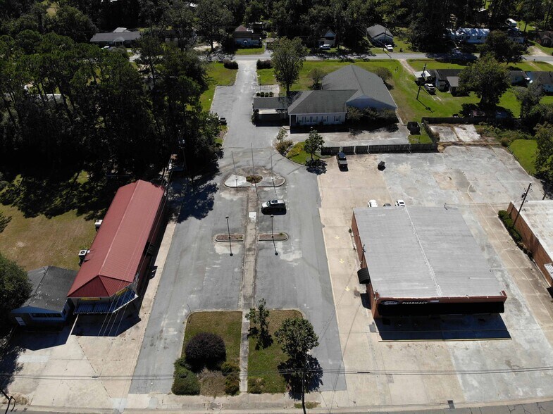 More Photos Of 354 E Washington Ave, Ashburn Healthcare For Sale