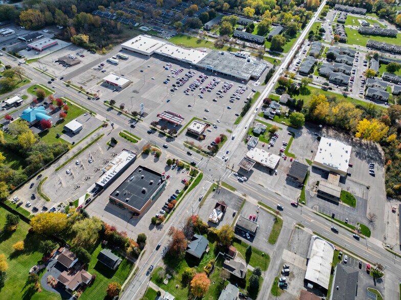 More Photos Of 2906-2992 Center Ave, Essexville Unknown For Lease