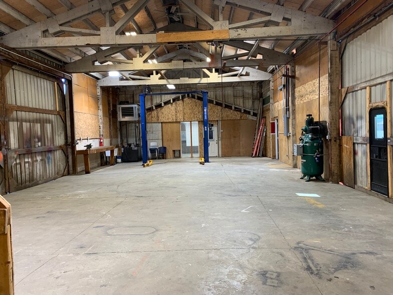 More Photos Of 625-661 Pacific Hwy, Rickreall Industrial For Sale