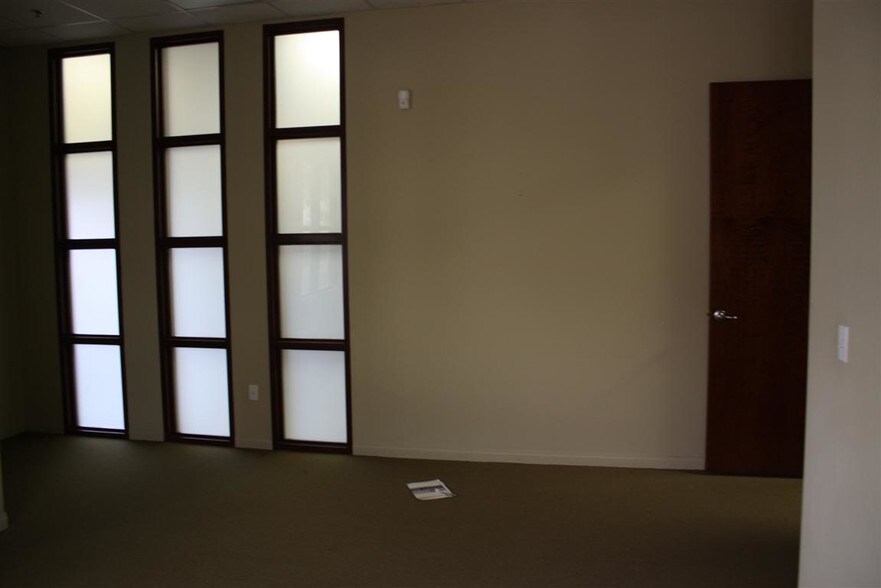 More Photos Of 3660 N Rancho Dr, Las Vegas Medical For Sale