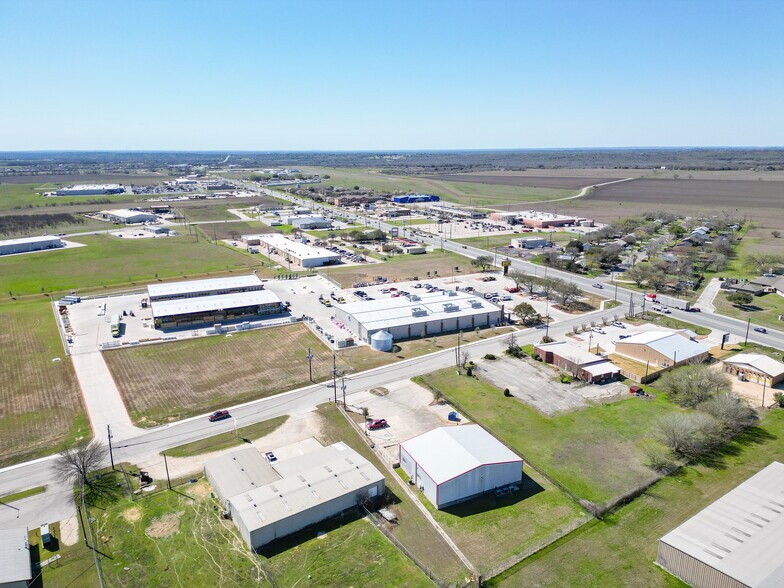 More Photos Of 113 Bufkin Ln, Lockhart Refrigeration Cold Storage For Lease