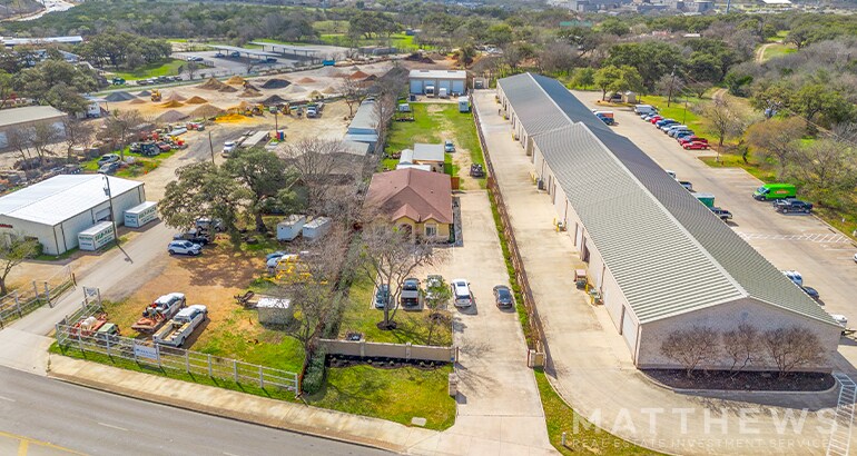 More Photos Of 18843 Redland Rd, San Antonio Showroom For Sale