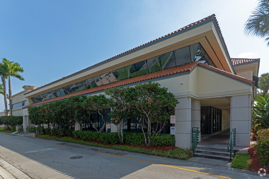 More Photos Of 1401 N University Dr, Coral Springs Storefront Retail Office For Lease