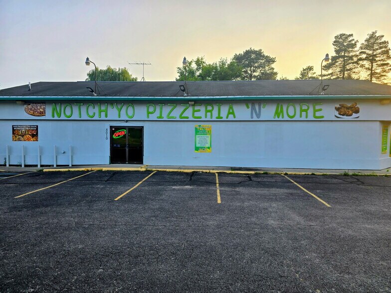 More Photos Of 8010 Dixie Hwy, Birch Run Convenience Store For Sale