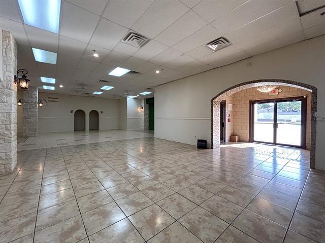 More Photos Of 819 Los Presidentes Ave, Laredo Storefront Retail Office For Sale