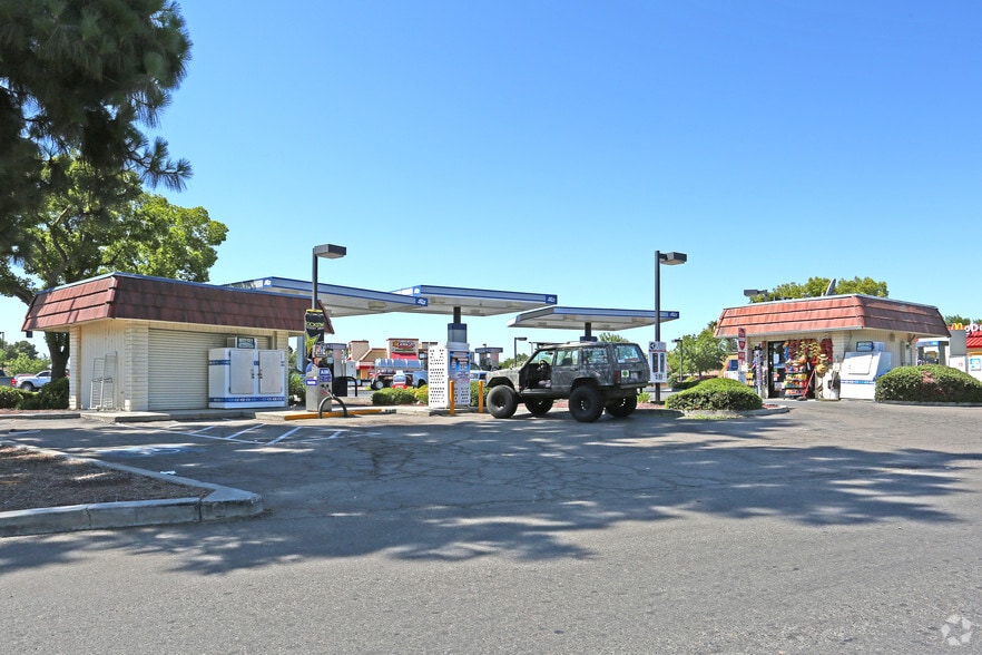 More Photos Of 15000 W Whitesbridge Ave, Kerman Service Station For Sale
