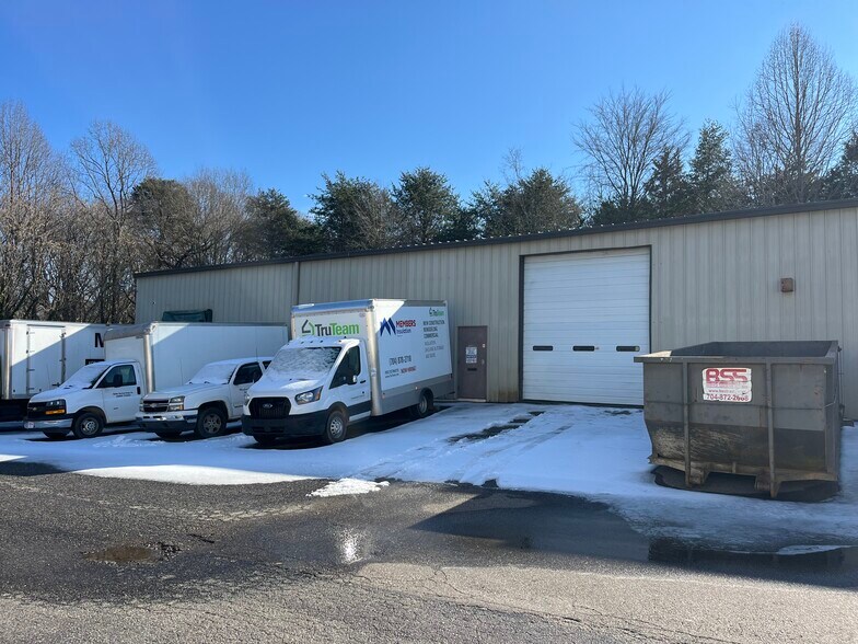 More Photos Of 1477 N Barkley Rd, Statesville Warehouse For Lease