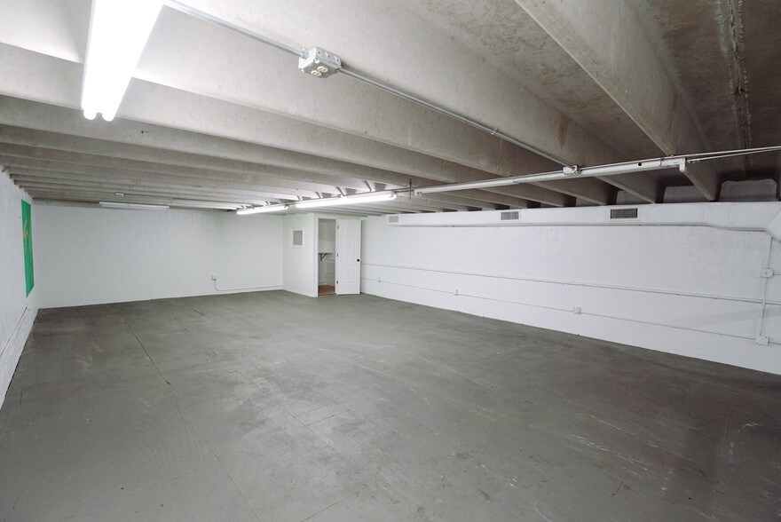 More Photos Of 363-367 NE 61st St, Miami Loft Creative Space For Lease