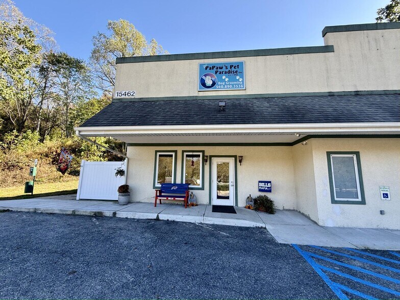 More Photos Of 15462 Stewartsville Rd, Vinton Convenience Store For Sale