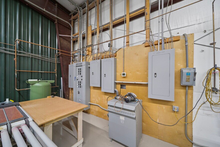 More Photos Of 3213 Westwood Industrial Dr, Monroe Manufacturing For Sale