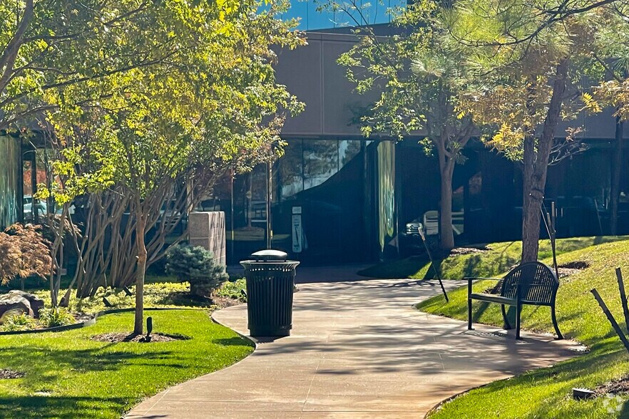 More Photos Of 14000 N Quail Springs Pky, Oklahoma City Office For Lease