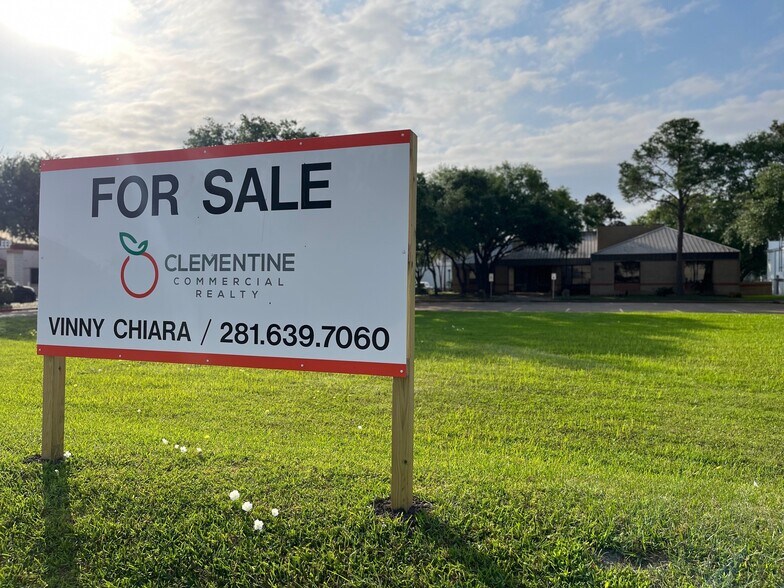 More Photos Of 521 Orchard St, Webster Medical For Sale