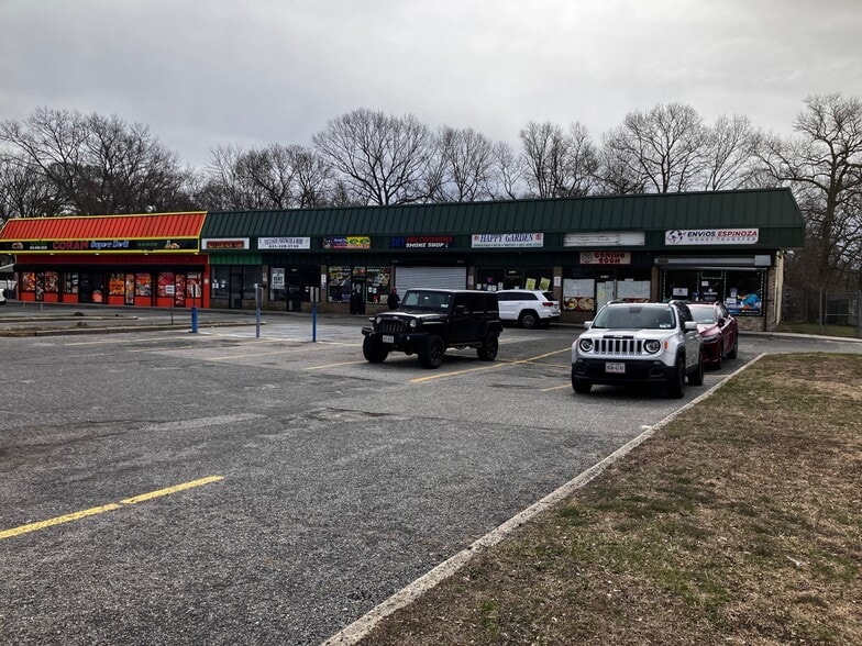 More Photos Of 16 Middle Country Rd, Coram Unknown For Lease