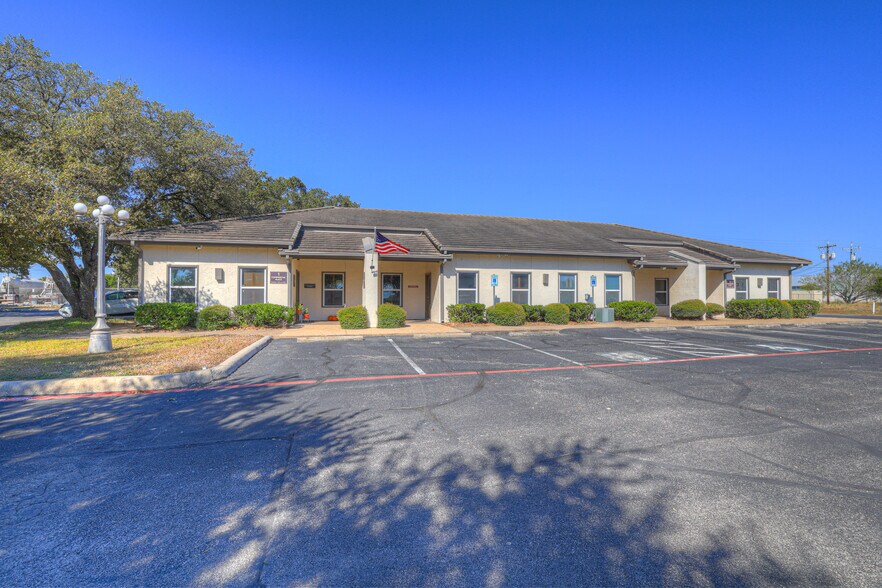 More Photos Of 3 Commercial Pl, Schertz Office For Lease