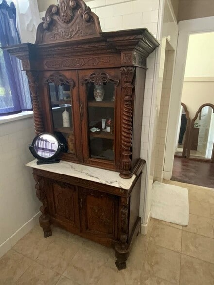 More Photos Of 606 E Oak St, Arcadia Hospitality For Sale