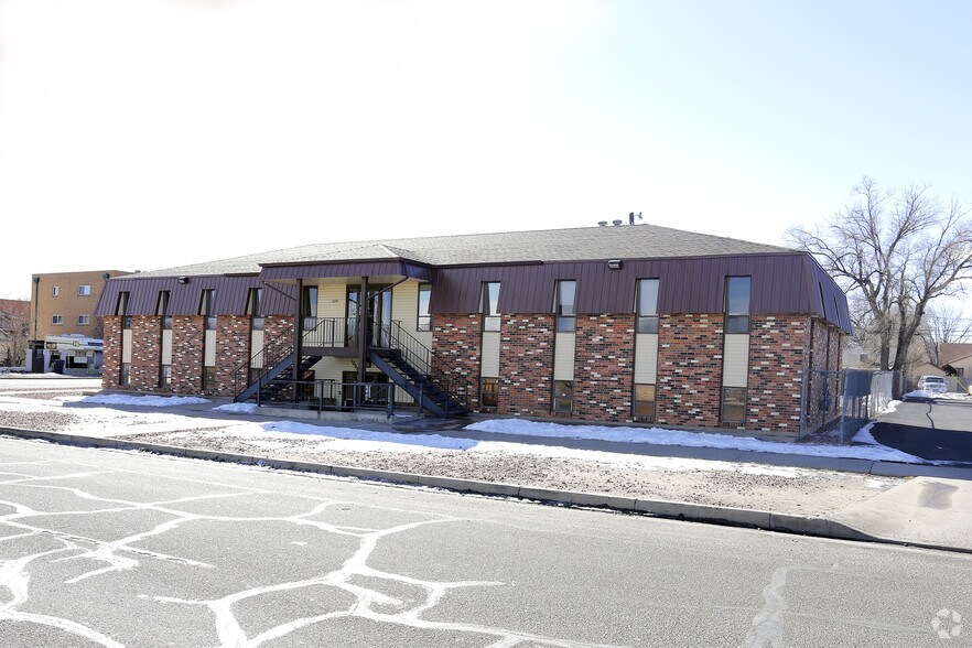 More Photos Of 1002-1008 W Abriendo Ave, Pueblo Office For Lease