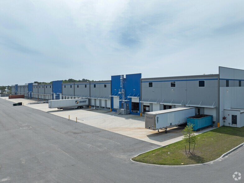 More Photos Of 2280 Lane Ave N, Jacksonville Unknown For Lease