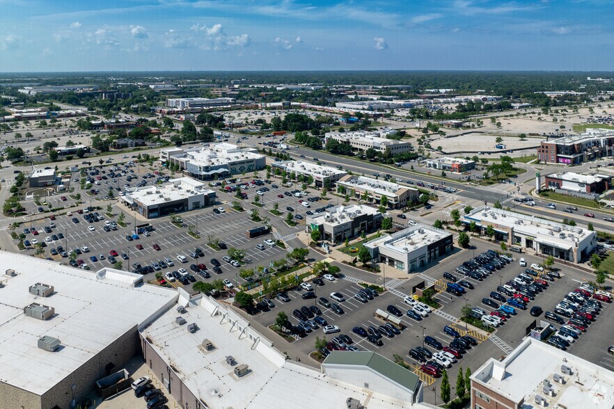 More Photos Of 899-913 N Milwaukee Ave, Vernon Hills Restaurant For Lease