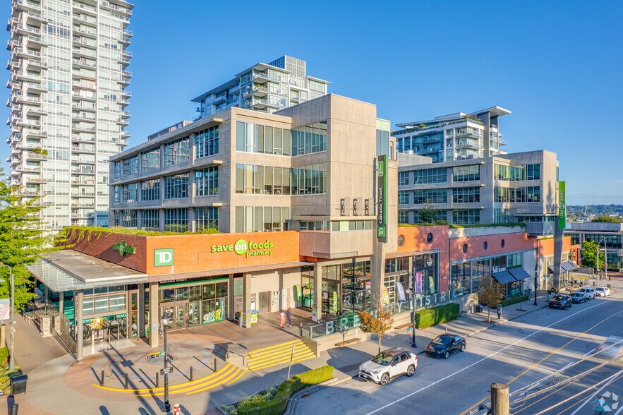 More Photos Of 223 Nelson's Cres, New Westminster Medical For Sale