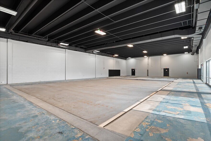 More Photos Of 7 S 4th St, Council Bluffs Health Club For Sale