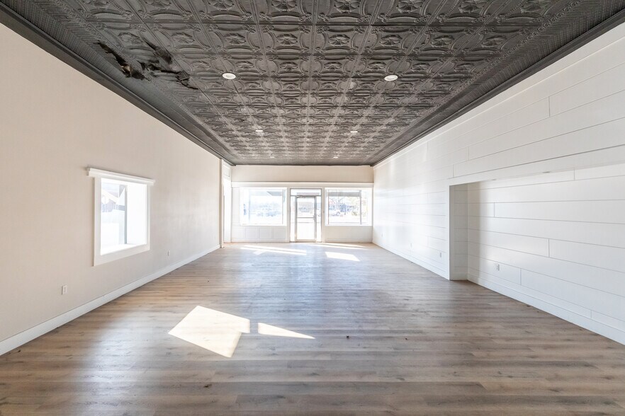 More Photos Of 701 S Avenue F, Haskell Hotel For Sale