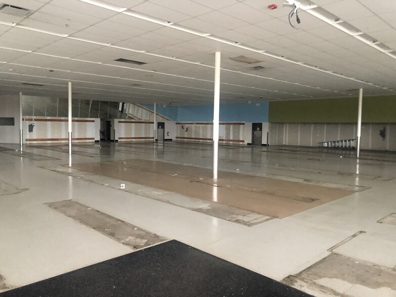 More Photos Of 3127 Chili Ave, Rochester Freestanding For Sale