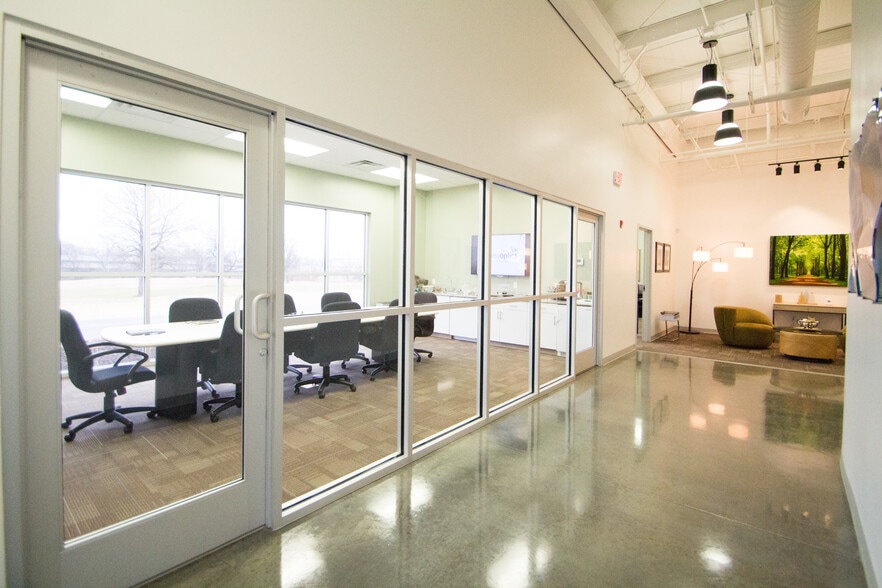 More Photos Of 2201 N Maple Ave, Broken Arrow Research And Development For Sale