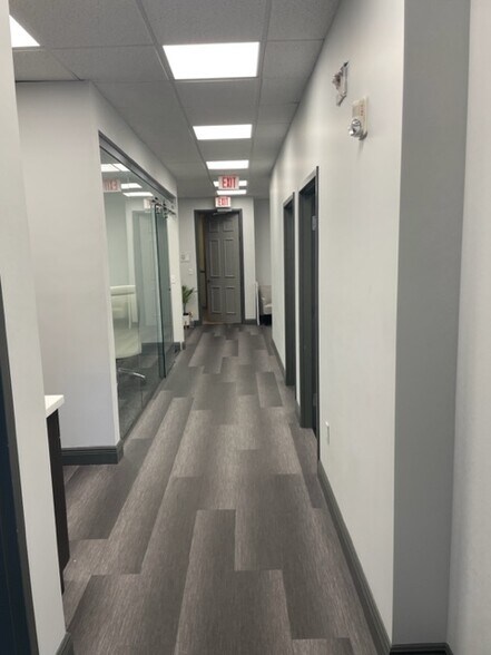 More Photos Of 2295 S Hiawassee Rd, Orlando Office For Sale