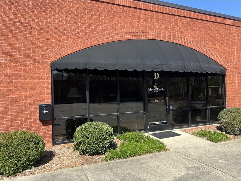 More Photos Of 2235 Lewisville Clemmons Rd, Clemmons Office Residential For Lease
