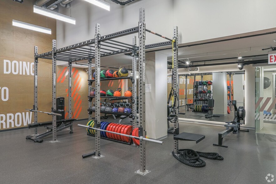 More Photos Of 2623-2627 N Clark St, Chicago Apartments For Lease