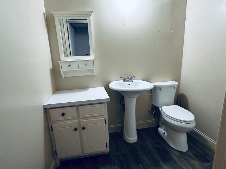 More Photos Of 946-966 N Tennessee St, Cartersville Freestanding For Lease