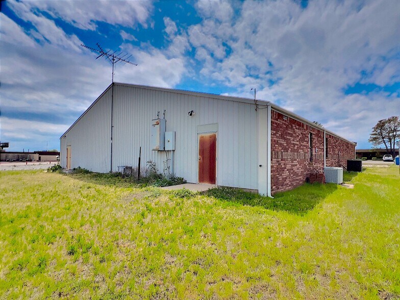 More Photos Of 1400 Lera, Weatherford Medical For Sale