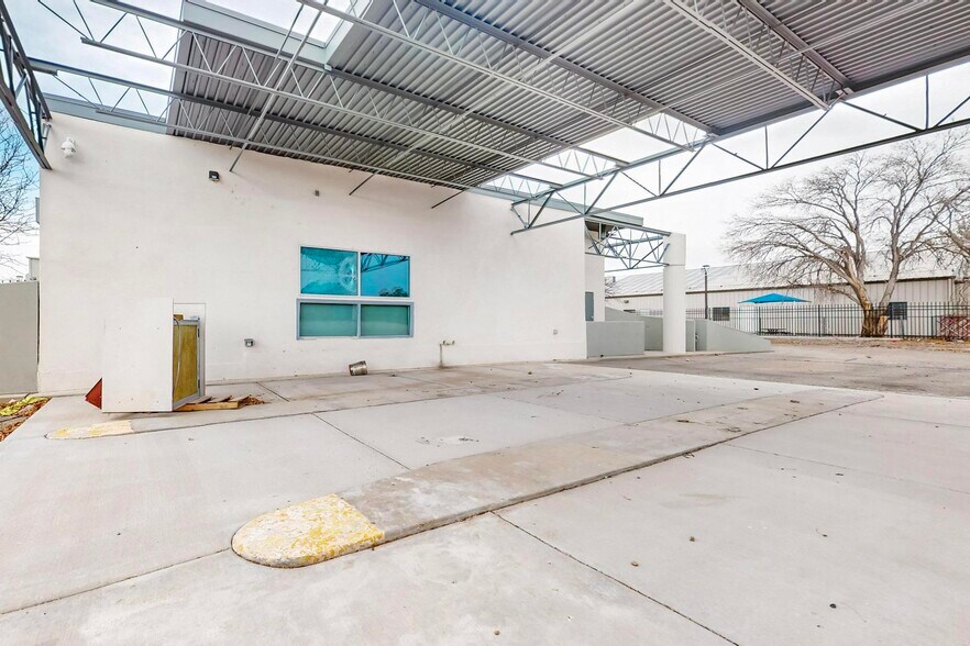 More Photos Of 6410 Gibson Blvd SE, Albuquerque Bank For Sale