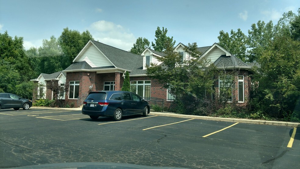 More Photos Of 181 S Lincolnway, North Aurora Medical For Sale