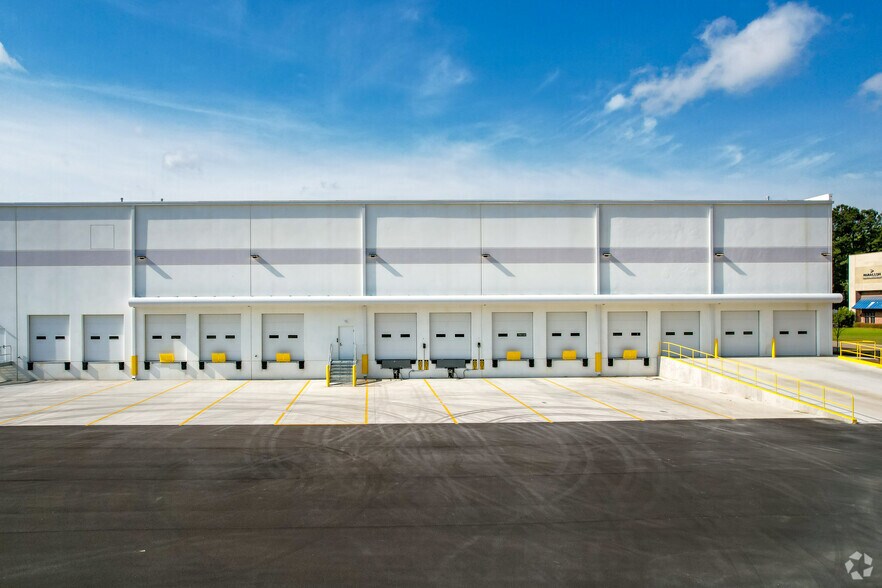 More Photos Of 104 Pinnacle Way, Summerville Manufacturing For Lease